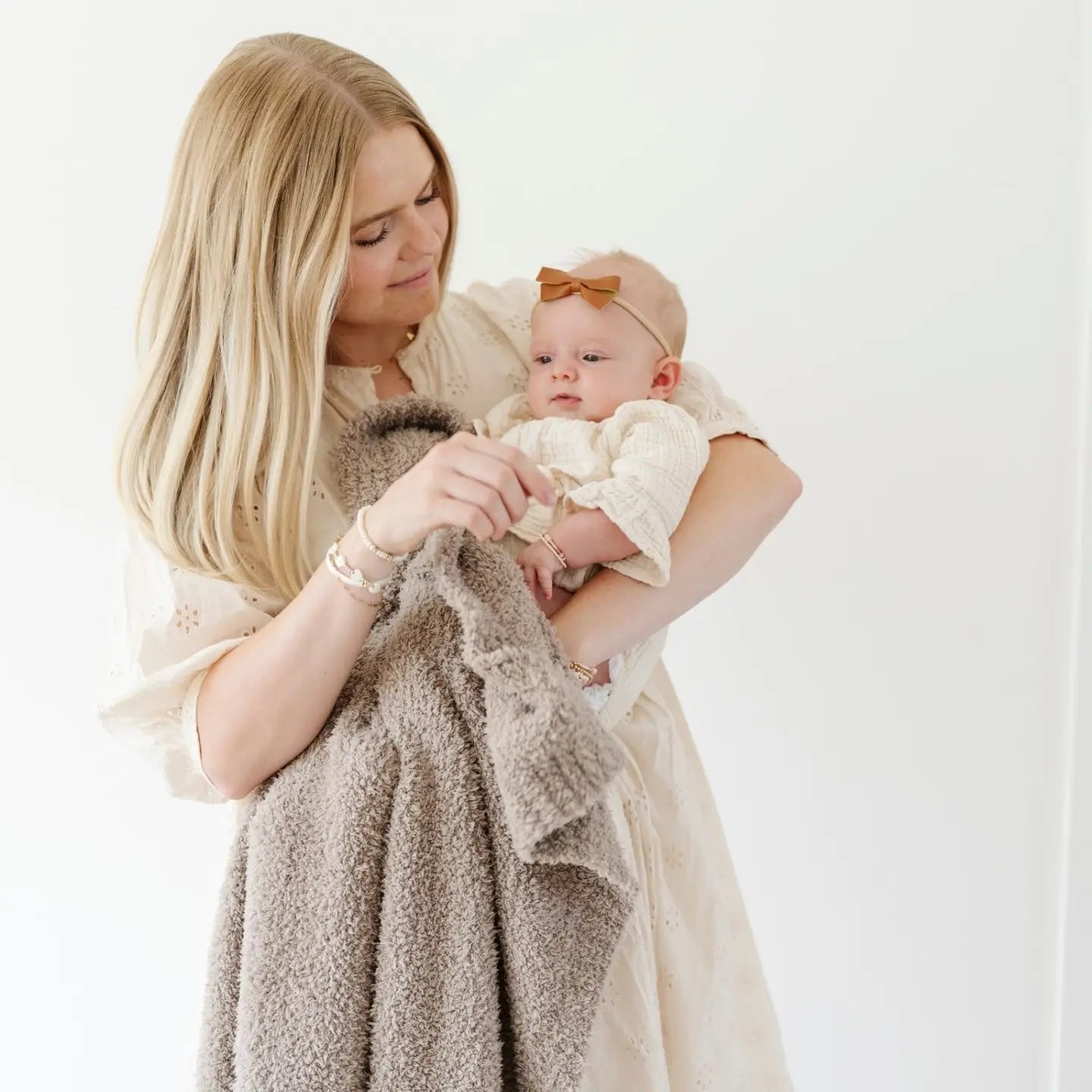 Saranoni Bamboni Receiving Blanket | Taupe