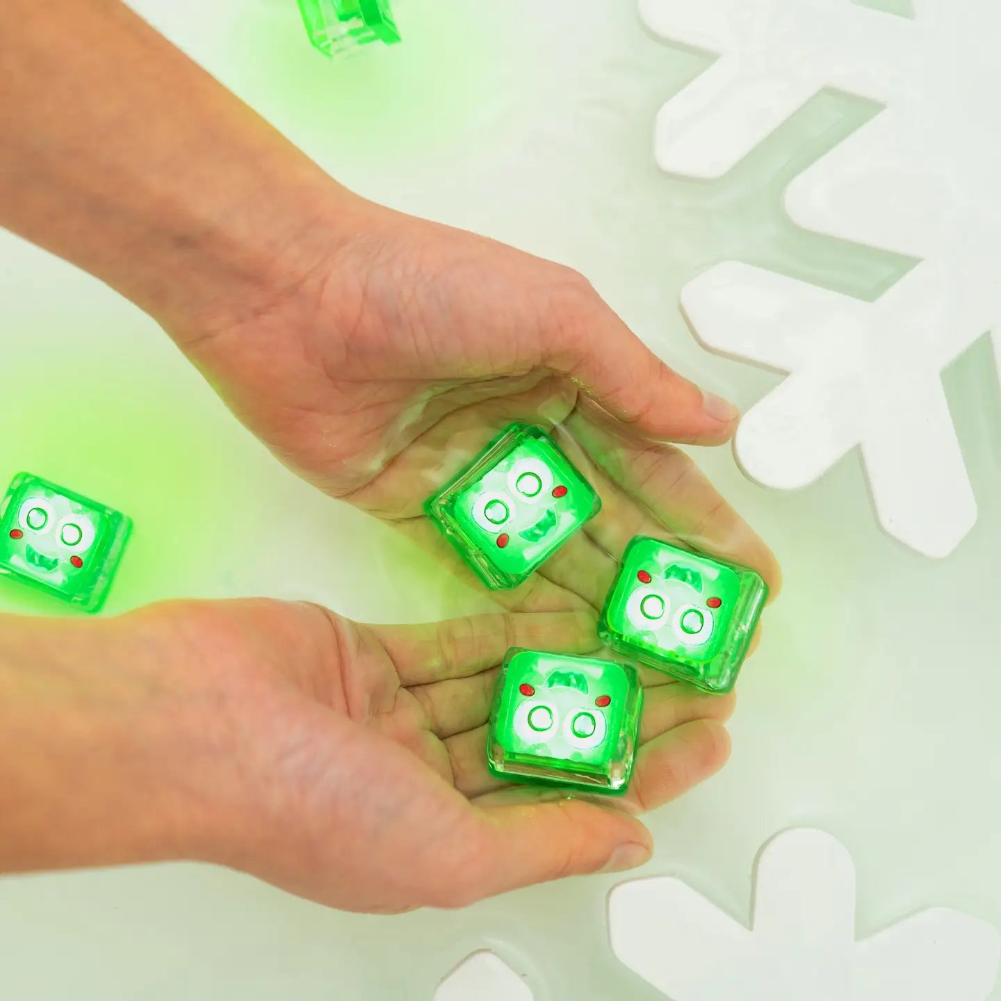 Glo Pals Christmas Pals Light Up Cubes