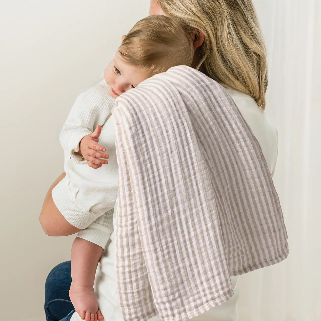 Itzy Ritzy Breastfeeding Boss™